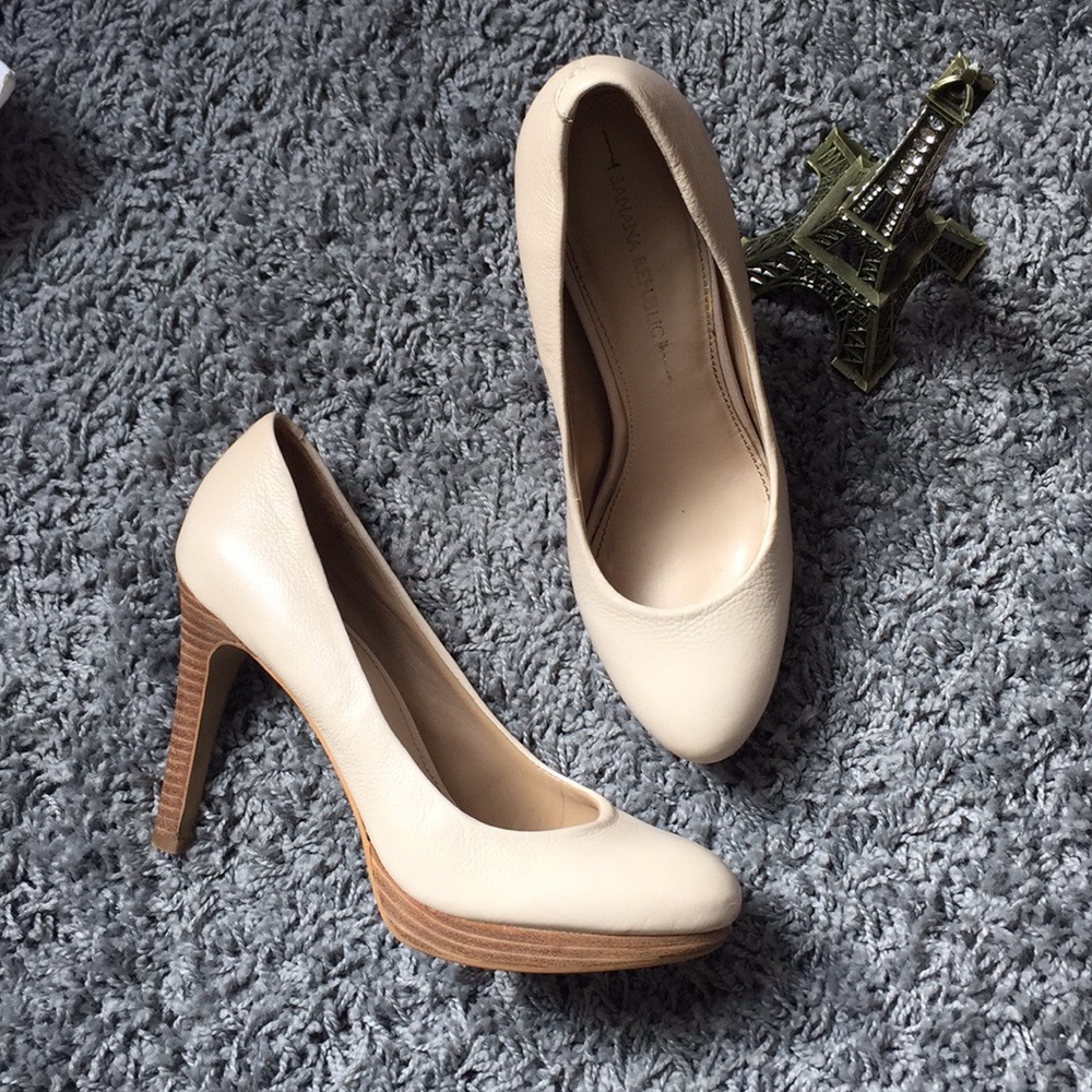 Banana Republic heels